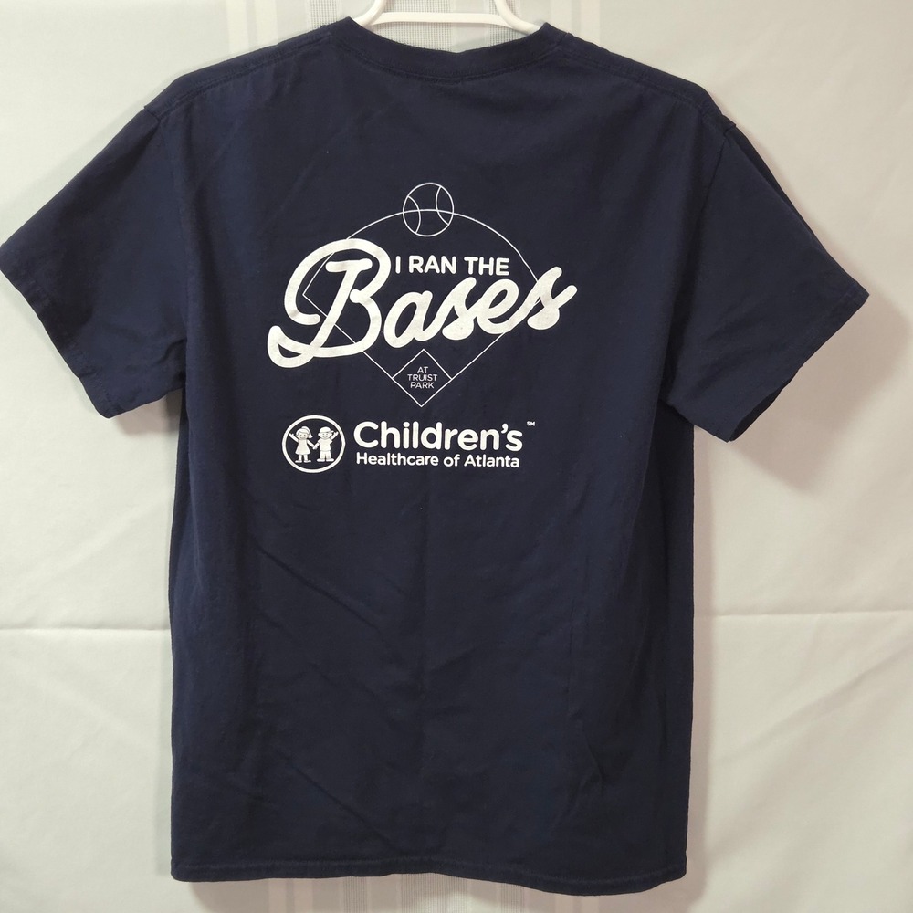 Gildan T-Shirt Mens M Navy Atlanta Braves I Ran The Bases Truist Park Graphic